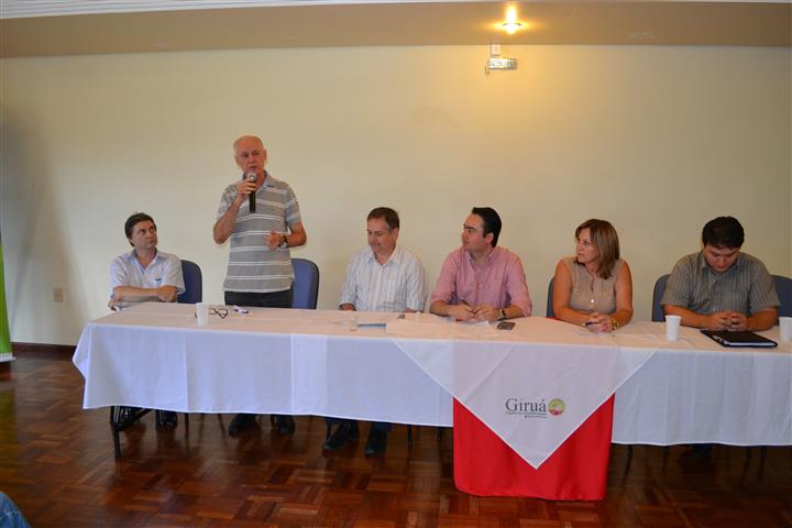 Andres participa de encontro com secretário estadual